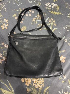 Margot Classic Genuine Leather Crossbody Adjustable Strap Small Purse in Black